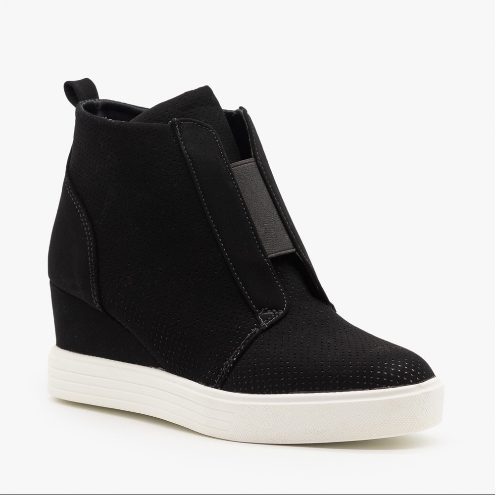 Wedge Sneaker